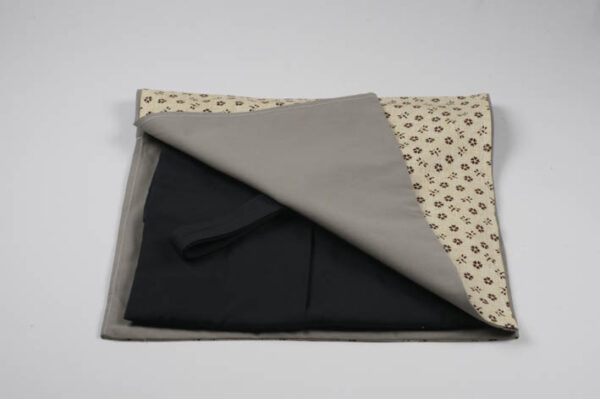 Housse pour hakama et hakama plié à plat