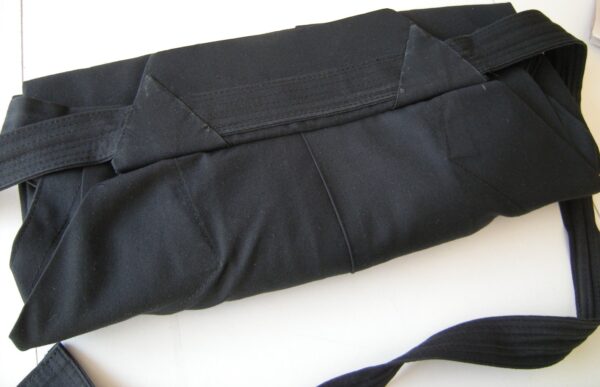 Remplacement d'un dosseret de Hakama